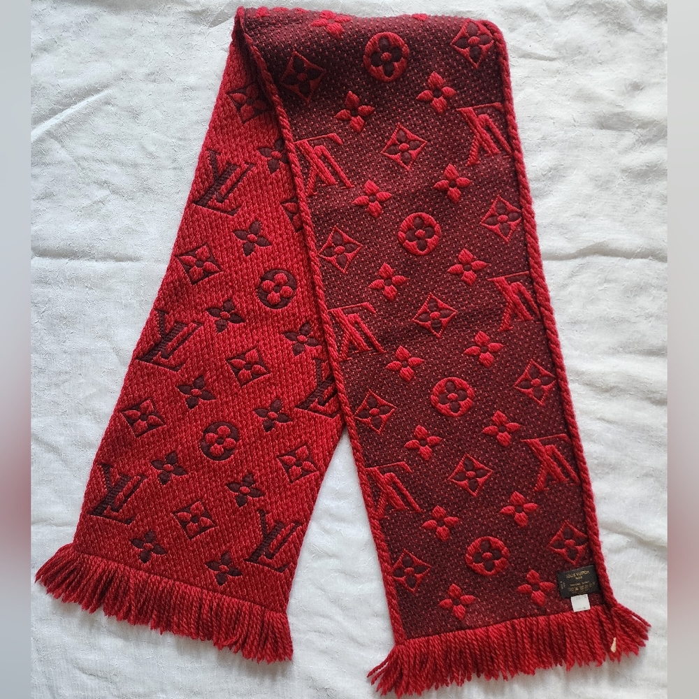 Auth Louis Vuitton Logomania Monogram Wool/Silk Fringe Shawl Scarf - Picture 2 of 9